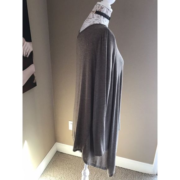 Asymmetrical long sleeve tunic - Picture 4 of 6